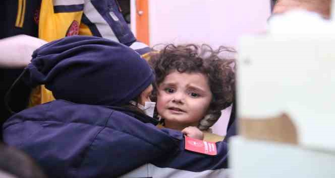 Küçük Mina 37 saat sonra kurtarıldı