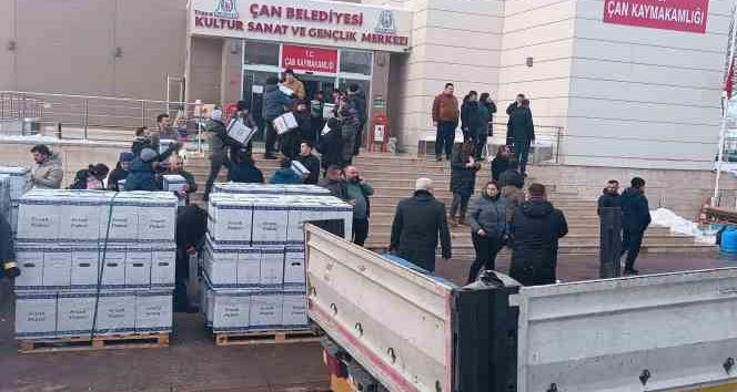 Çan depremzedeler için tek yürek oldu