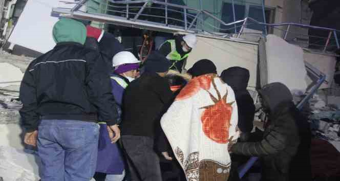 Kahramanmaraş’tan 51 saat sonra güzel haber: 20 yaşındaki Melisa kurtarıldı