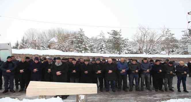Depremde hayatını kaybeden çocuk Ahlat’ta toprağa verildi