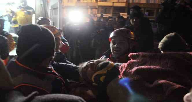 Enkazdan 3 gün sonra sağ olarak kurtarıldı