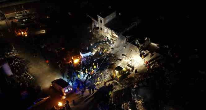 Zamanla yarışan ekipler adeta geceyi aydınlattı, dron ile havadan görüntülendi