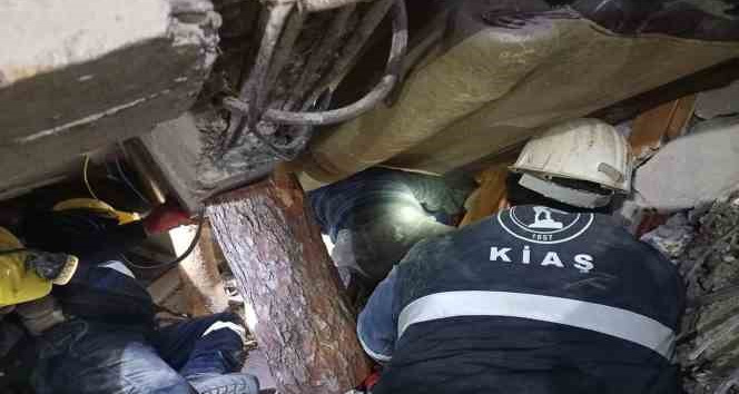 Bir güzel haber daha: Enkaz altından bir kişi daha sağ kurtarıldı