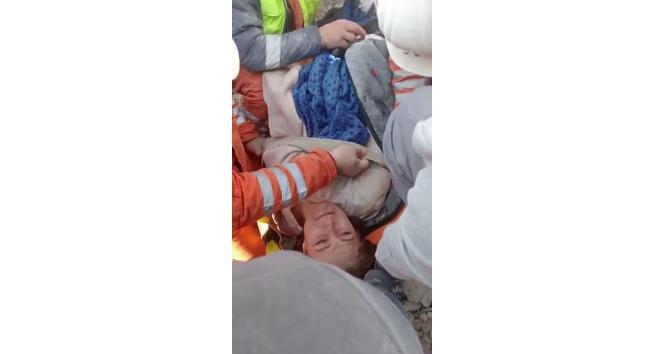 Kahramanmaraş’ta bir vatandaşı depremden 78 saat sonra kurtardılar