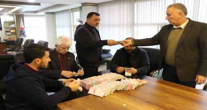 Aksaray’daki süt üreticilerinden deprem bölgesine 1 milyon lira yardım