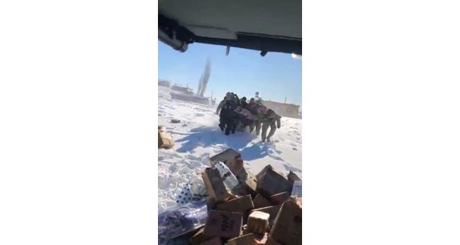 Depremin vurduğu köylerde helikopterle yaralı sevkiyatı