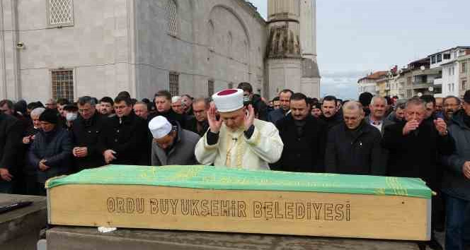 Depremde hayatını kaybeden diş teknisyeni Ordu’da toprağa verildi
