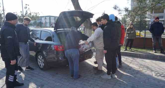 Bu kez alışverişe değil, depremzedelere destek için geliyorlar