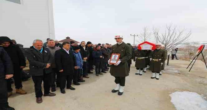 Depremde kaldığı otelin yıkılması sonucu vefat eden Aksaraylı asker toprağa verildi