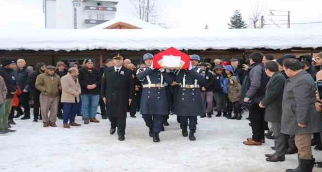 Depremde hayatını kaybeden uzman çavuş, Ordu’da topağa verildi