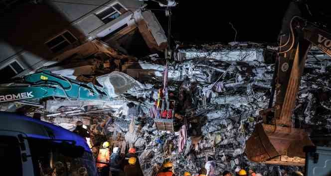 Kahramanmaraş’ta 87 saat sonra enkazdan evli çift sağ çıkarıldı