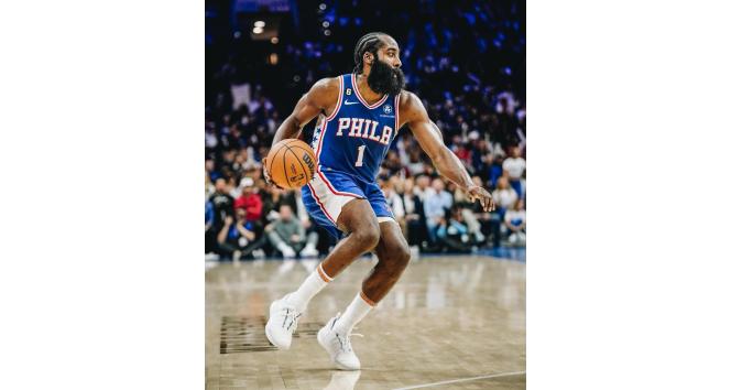 NBA oyuncuları da imzalı formalarını satışa çıkarıyor