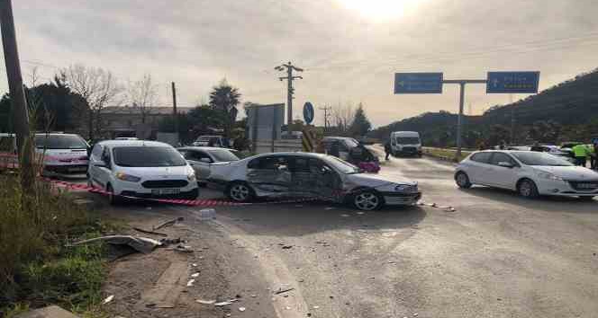 Marmaris’te zincirleme trafik kazası: 1 ölü, 2 yaralı