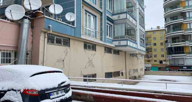 Niğde’de hasar gören 13 bina boşaltıldı