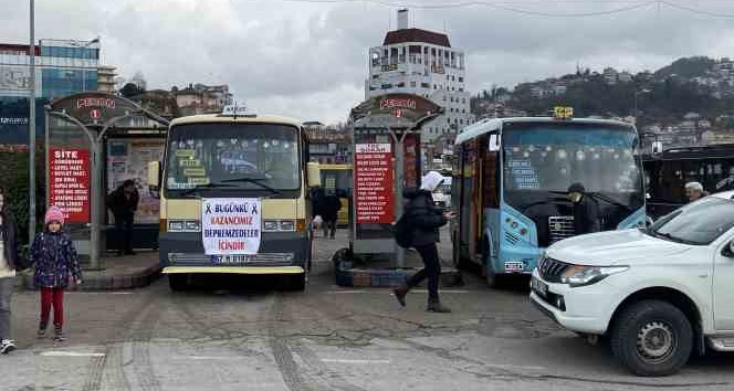 Dolmuşçu esnafı depremzedelere günlük kazançlarını bağışladı