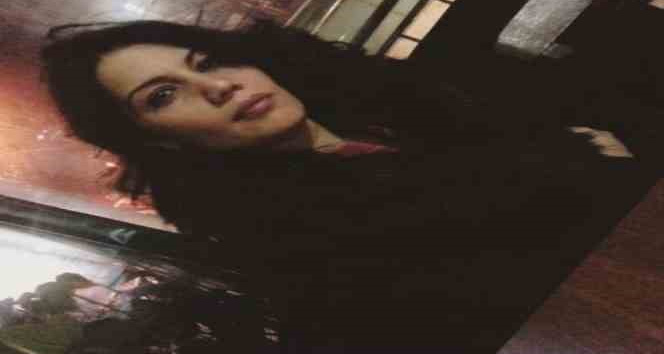 Hatay’da depremde hayatını kaybeden Ezineli Büşra öğretmen ve annesi gözyaşlarıyla toprağa verildi