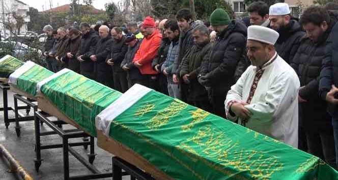 Hatay’da depremde ölen aynı aileden 5 kişi Yalova’da toprağa verildi