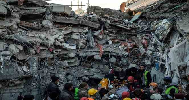 Kepçe operatörünün dikkati hayatını kurtardı