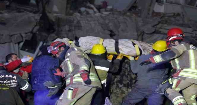 Genç Anne Enkazdan 111 Saat Sonra Kurtarıldı, 7 Aylık Bebeği Hayatını  Kaybetti - Hatay