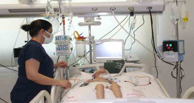 Kimliksiz bebek ve depremzedeler hastanede güvende