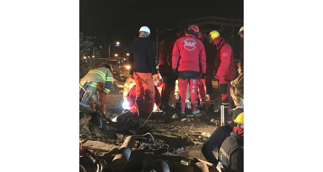 Bingöl SAR ekipleri, 7 kişiyi enkazdan sağ çıkardı