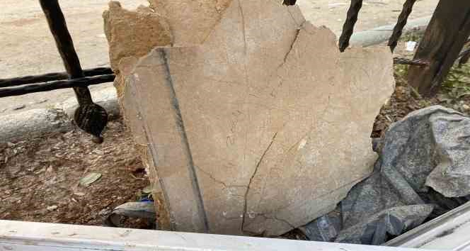 Kahramanmaraş’ta enkazda “Ben ölürsem kalanlar okusun” yazılı tahta parçası bulundu