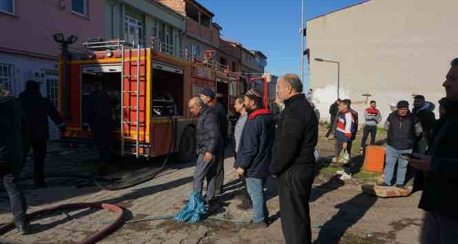 Edirne’de iki katlı evde çıkan yangın korkuttu