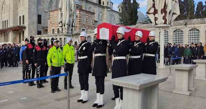 Depremde hayatını kaybeden polis memuru son yolculuğuna uğurlandı