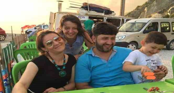 Depremde ölen anne, baba ve 2 çocukları Amasya’da defnedildi