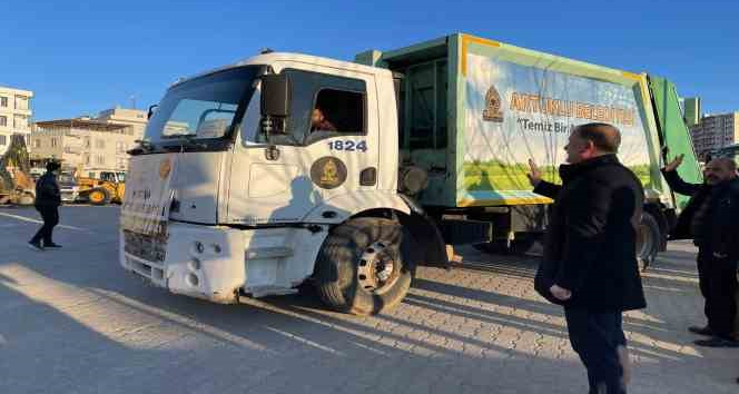 Artuklu Belediyesi, 60 personel 20 araçla afet bölgesine gidiyor