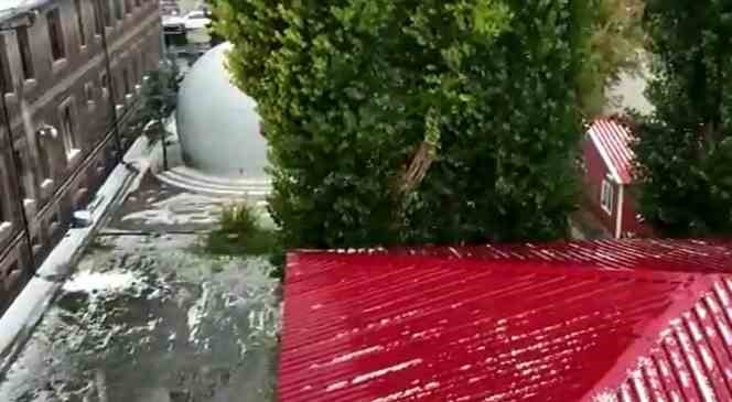 Ardahan&rsquo;da dolu yağışı tarım arazilerine zarar verdi
