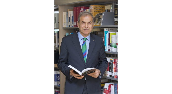 İzmir&rsquo;deki kaza &uuml;lke g&uuml;ndeminde: Muhtemel kastta araca el konulabilir
