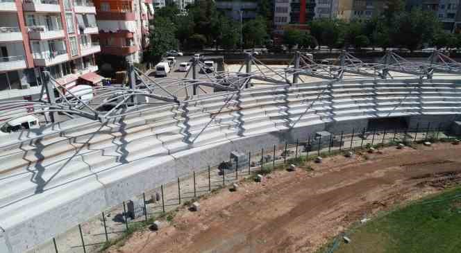 Siirt Atat&uuml;rk Stadı&rsquo;nda &ccedil;alışmalar devam ediyor
