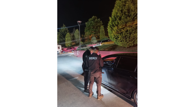 Polisten asayiş ve trafik uygulaması, 8 ara&ccedil; s&uuml;r&uuml;c&uuml;s&uuml;ne 31 bin lira ceza
