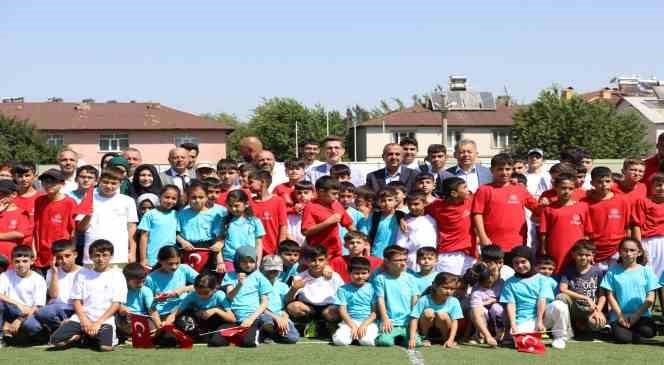 Gen&ccedil;&rsquo;te Yaz Spor Okulları&rsquo;nın a&ccedil;ılışı yapıldı

