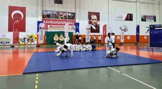 Kahramanmaraş’ta yaz spor okullarının açılışı gerçekleştirildi