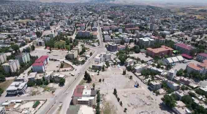 Depremin &uuml;zerinden 5 ay ge&ccedil;ti: Vali Varol, yapılan &ccedil;alışmaları tek tek anlattı
