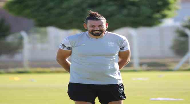 Sivasspor&rsquo;da Emrah Başsan ilk idmanına &ccedil;ıktı
