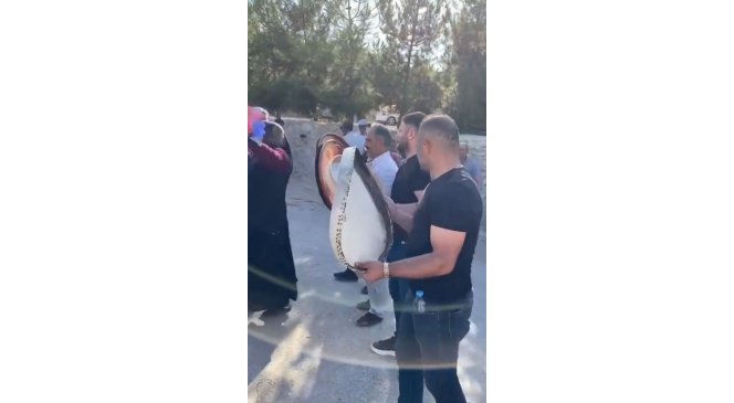 Siirt&rsquo;te damat &ccedil;ift&ccedil;i olunca d&uuml;ğ&uuml;n konvoyu trakt&ouml;rlerden oldu
