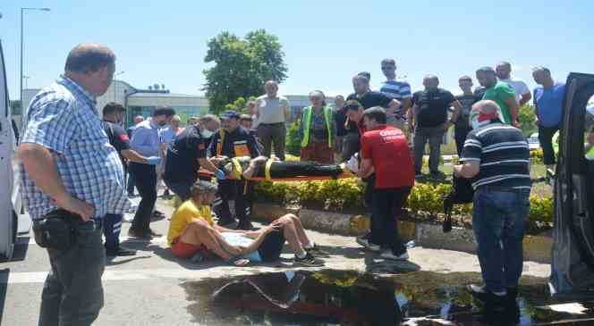 Kavşakta kaza: 1’i çocuk 3 yaralı