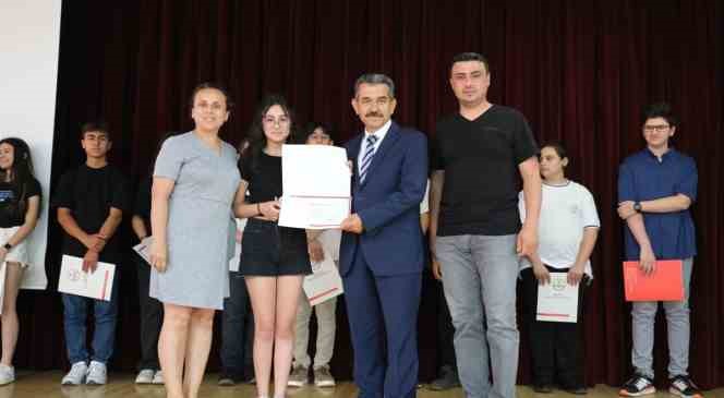 LGS&rsquo;de y&uuml;zde 1&rsquo;lik dilime giren 42 &ouml;ğrenciye teşekk&uuml;r belgesi
