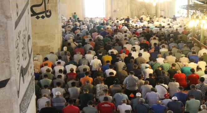 Pehlivanlar Edirne&rsquo;deki camilerde buluştu
