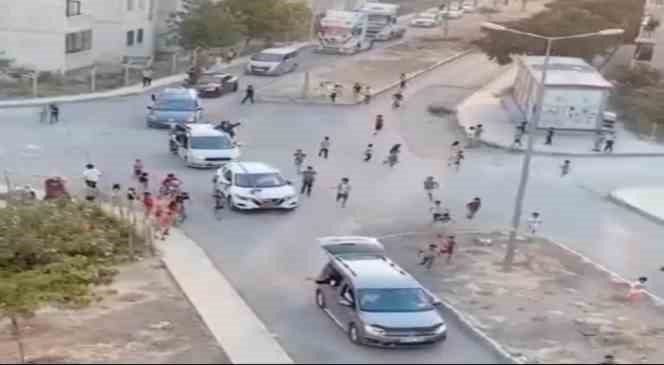 Nusaybin’de dünyaevine giren damat, tırını gelin arabası yaptı