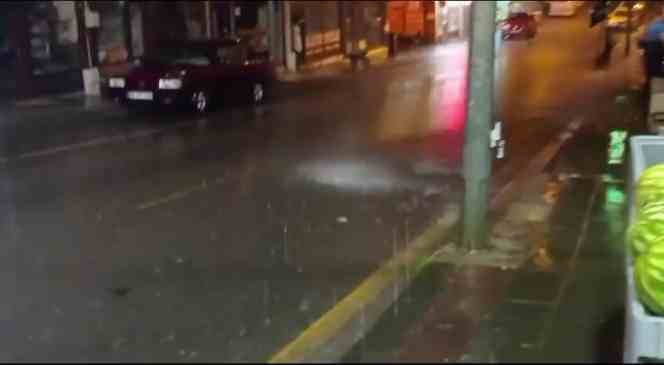 İspir’de alt yapı çöktü vatandaşlar belediye yönetimine öfkeli