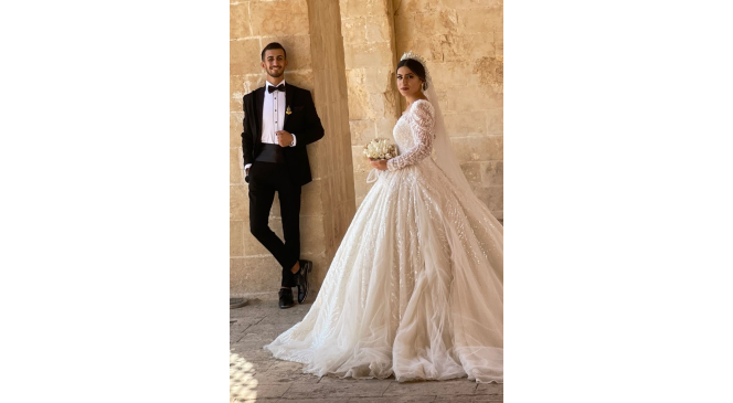 Nusaybin&rsquo;de d&uuml;nyaevine giren damat, tırını gelin arabası yaptı
