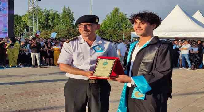 Niğde Ömer Halisdemir Üniversitesi’nde mezuniyet heyecanı