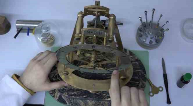 (&Ouml;zel) Saat ustasının koleksiyonları b&uuml;y&uuml;l&uuml;yor
