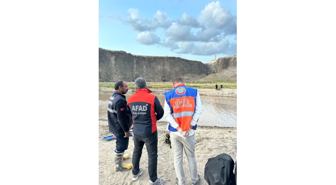 Ağrı&rsquo;da g&ouml;lete d&uuml;şen &ccedil;ocuk hayatını kaybetti
