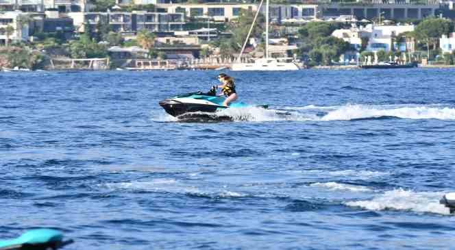 Yağmur’un jet-ski şovu