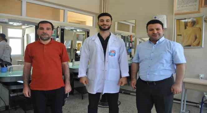 Kızıltepe Halk Eğitim Merkezinden aldığı sertifikayla İngiltere&rsquo;de kendi işini kurdu
